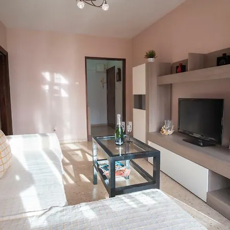 شقة Comodo A 10 Min Del Centro *