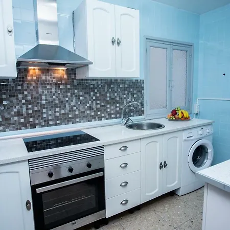 Comodo A 10 Min Del Centro * لقنت